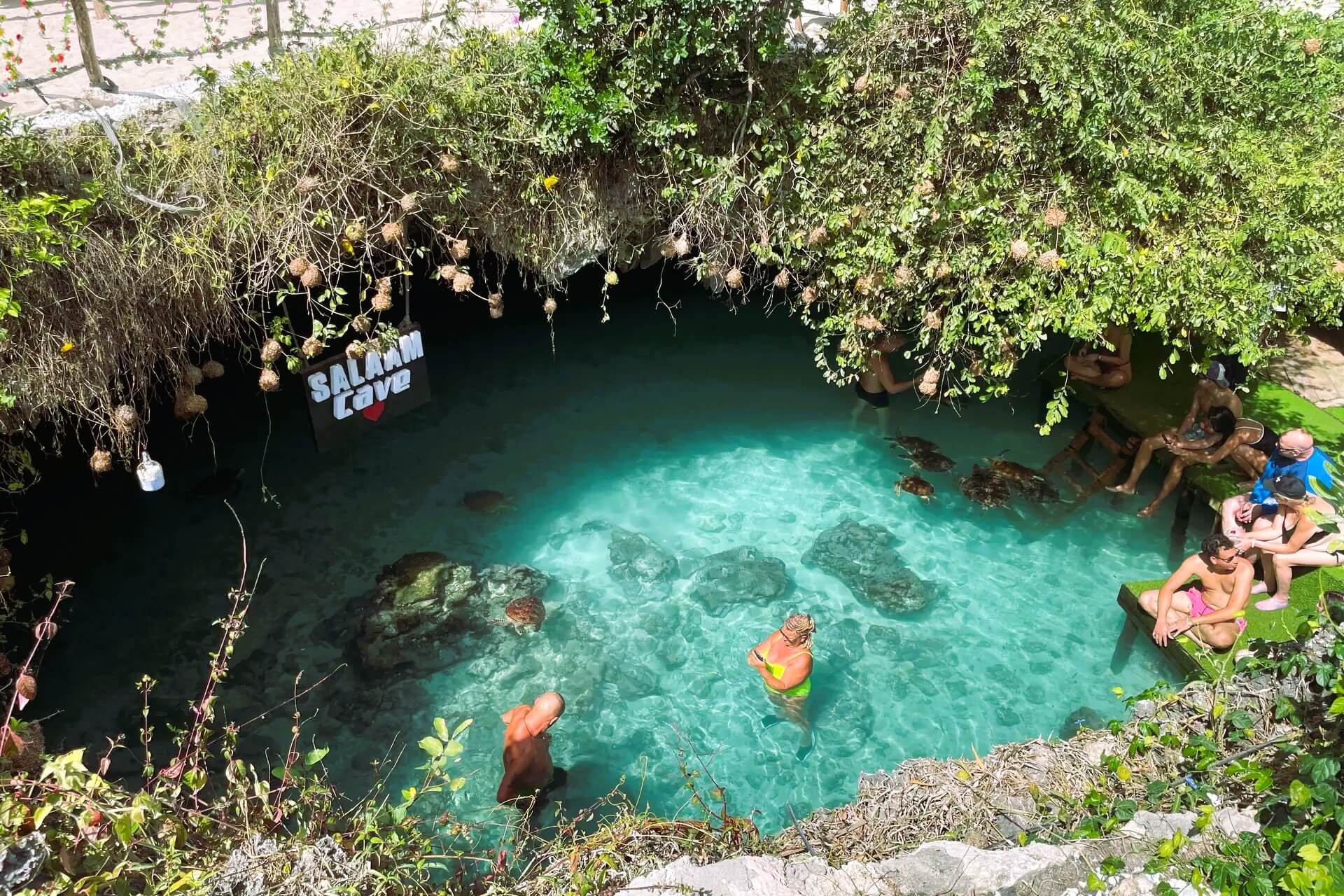 salaam_cave_tour_03