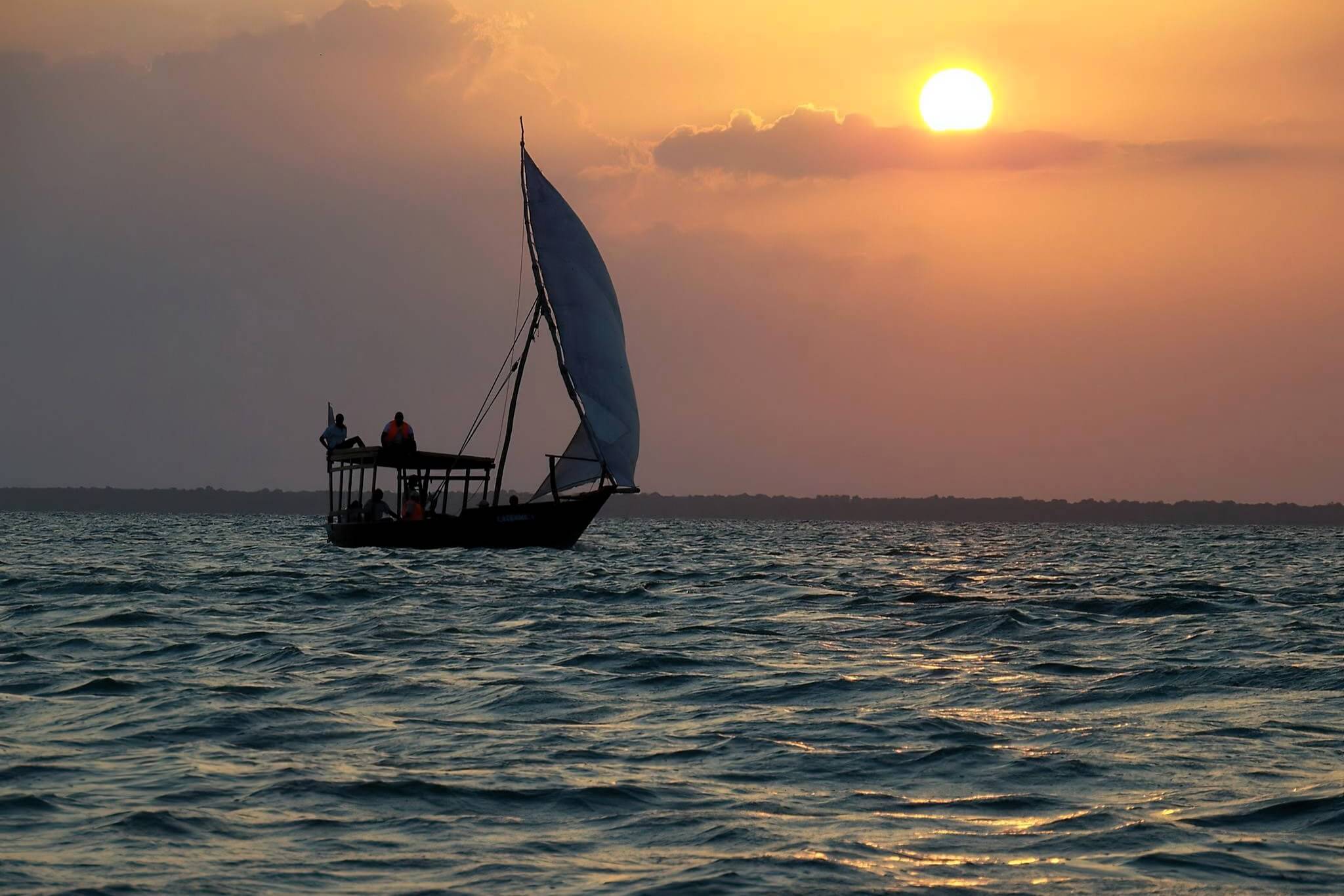 traditional_sunset_dhow_cruise_02